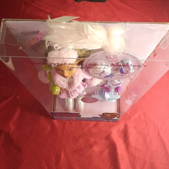 NIB YASMIN Bratz Slumber Party Collection Doll with Pink Pajamas - Picture 5 of 7